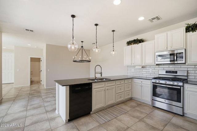 3599 S SWAN Drive, Gilbert, AZ 85297