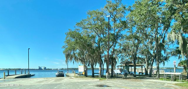 4511 MAINMAST Lane, Jacksonville, FL 32277