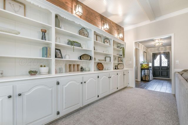 6701 GAINSBOROUGH Road, Amarillo, TX 79106