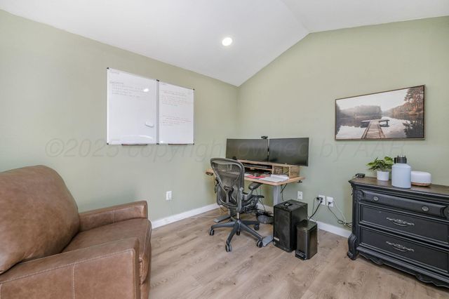 6701 GAINSBOROUGH Road, Amarillo, TX 79106