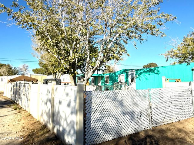 1258 W Rosamond Spc 66, Rosamond, CA 93560