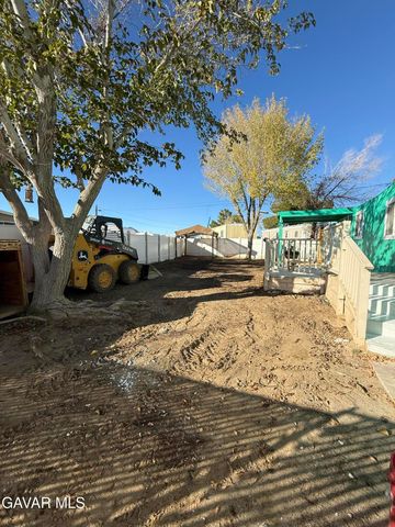 1258 W Rosamond Spc 66, Rosamond, CA 93560