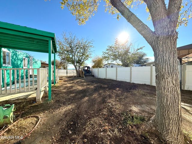 1258 W Rosamond Spc 66, Rosamond, CA 93560