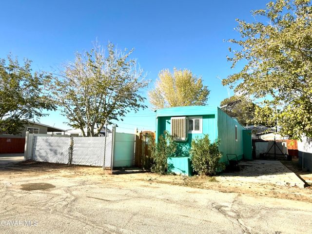 1258 W Rosamond Spc 66, Rosamond, CA 93560
