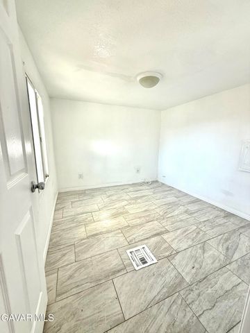 1258 W Rosamond Spc 66, Rosamond, CA 93560