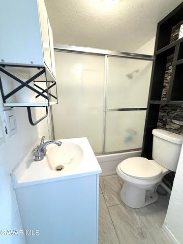 1258 W Rosamond Spc 66, Rosamond, CA 93560