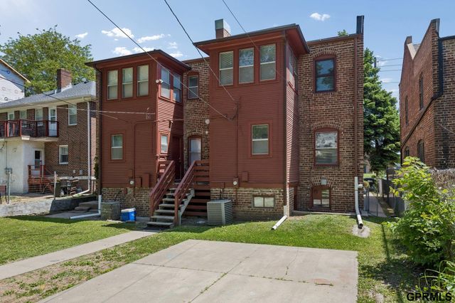 120 N 38 Street, Omaha, NE 68131