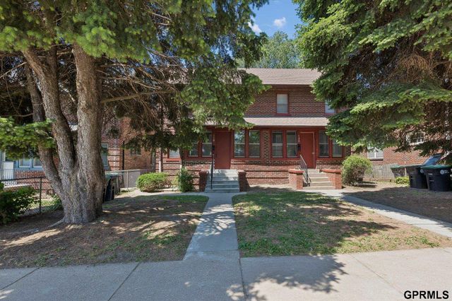 120 N 38 Street, Omaha, NE 68131