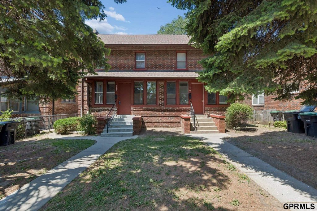 120 N 38 Street, Omaha, NE 68131