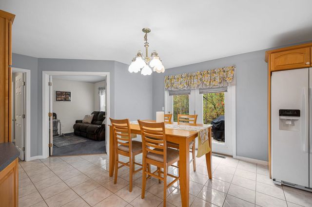 14 Cheshire Court, Londonderry, NH 03053