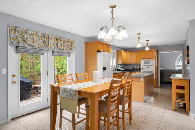 14 Cheshire Court, Londonderry, NH 03053
