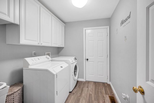 14 Cheshire Court, Londonderry, NH 03053