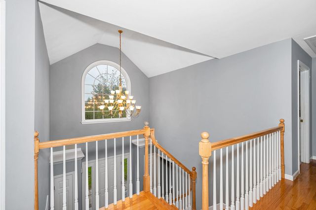 14 Cheshire Court, Londonderry, NH 03053