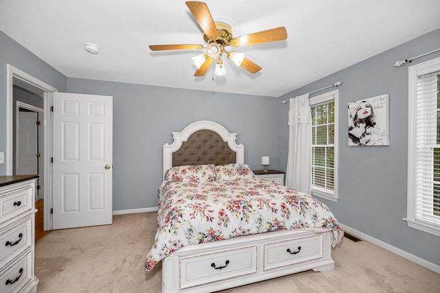 14 Cheshire Court, Londonderry, NH 03053
