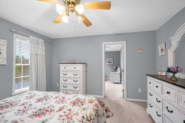 14 Cheshire Court, Londonderry, NH 03053