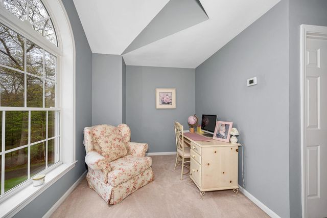 14 Cheshire Court, Londonderry, NH 03053