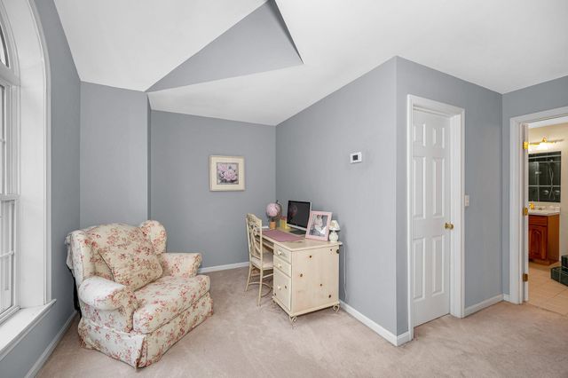 14 Cheshire Court, Londonderry, NH 03053