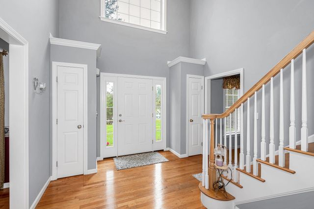 14 Cheshire Court, Londonderry, NH 03053