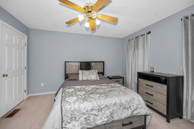14 Cheshire Court, Londonderry, NH 03053