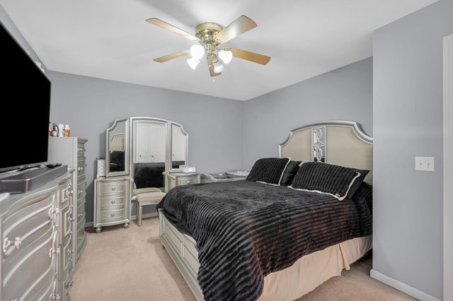 14 Cheshire Court, Londonderry, NH 03053