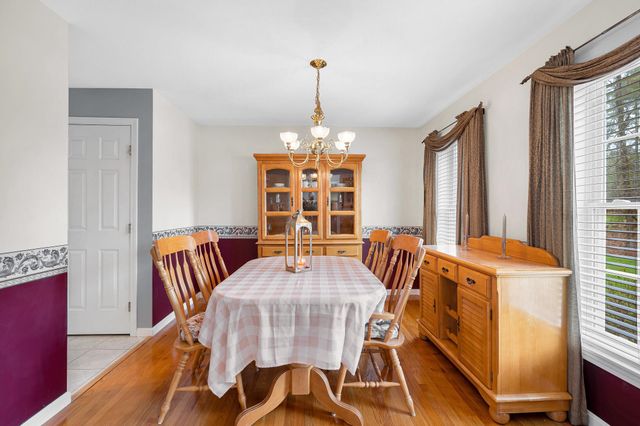 14 Cheshire Court, Londonderry, NH 03053