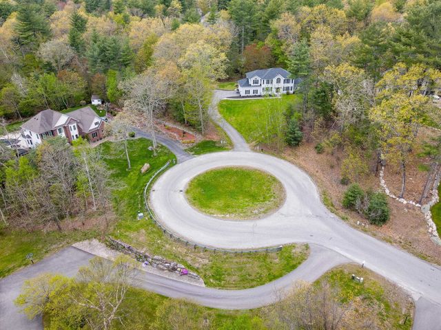 14 Cheshire Court, Londonderry, NH 03053
