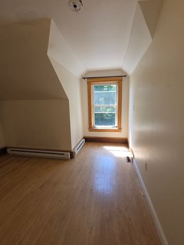 659 Southbridge Street 3, Worcester, MA 01610