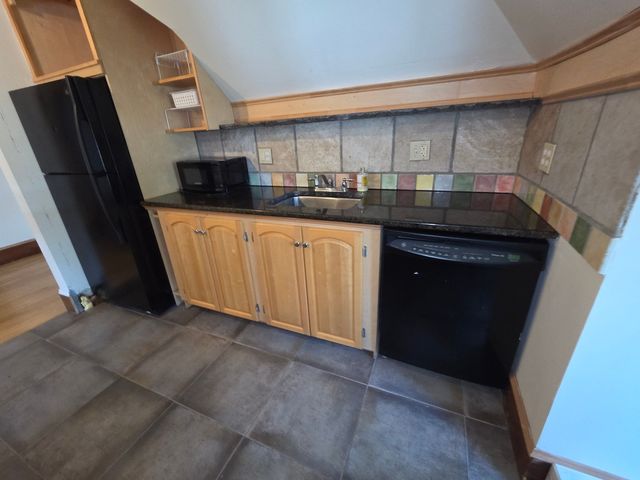 659 Southbridge Street 3, Worcester, MA 01610