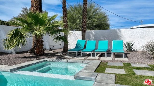 2295 E Nicola Road, Palm Springs, CA 92262