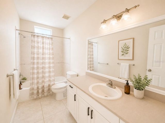 11052 LYNN LAKE CIRCLE, Tampa, FL 33625
