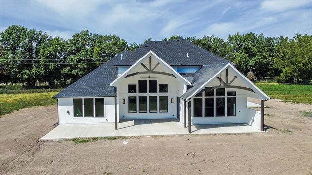 10707 S Hunt Road, Lone Jack, MO 64070