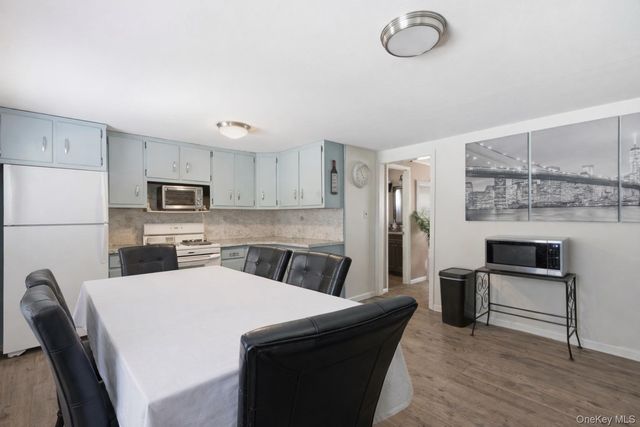 101 Spruce Avenue, Bethpage, NY 11714