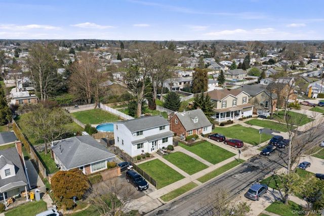 101 Spruce Avenue, Bethpage, NY 11714