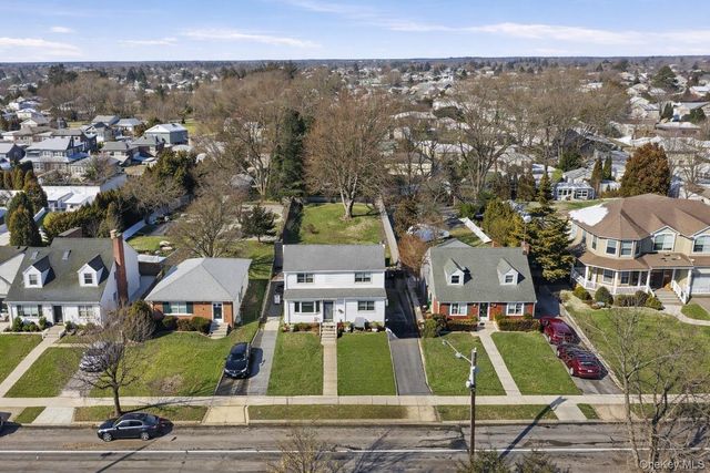 101 Spruce Avenue, Bethpage, NY 11714