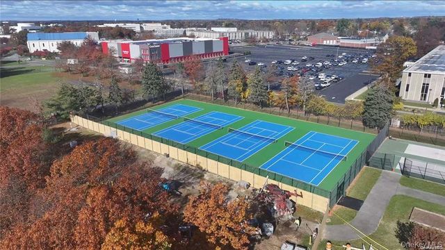 101 Spruce Avenue, Bethpage, NY 11714