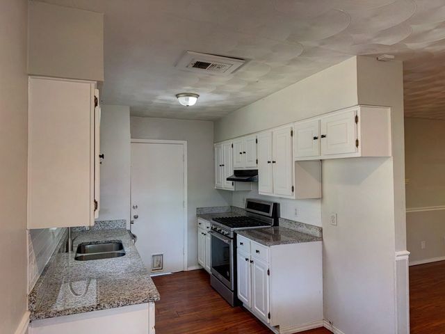 3621 Pleasant Run Road, Irving, TX 75062