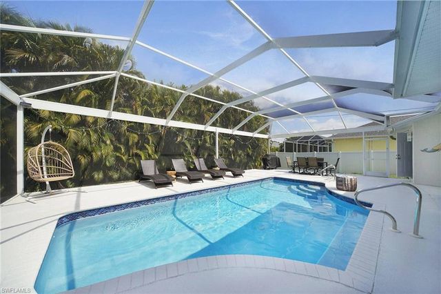 1813 SW 50th TER, Cape Coral, FL 33914