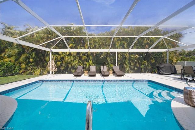 1813 SW 50th TER, Cape Coral, FL 33914