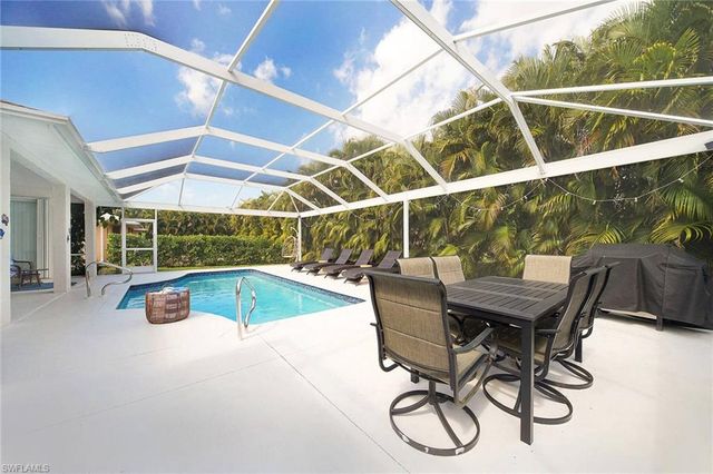 1813 SW 50th TER, Cape Coral, FL 33914