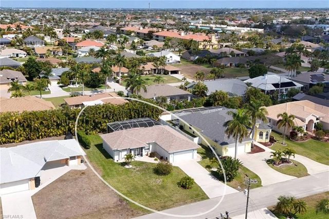 1813 SW 50th TER, Cape Coral, FL 33914