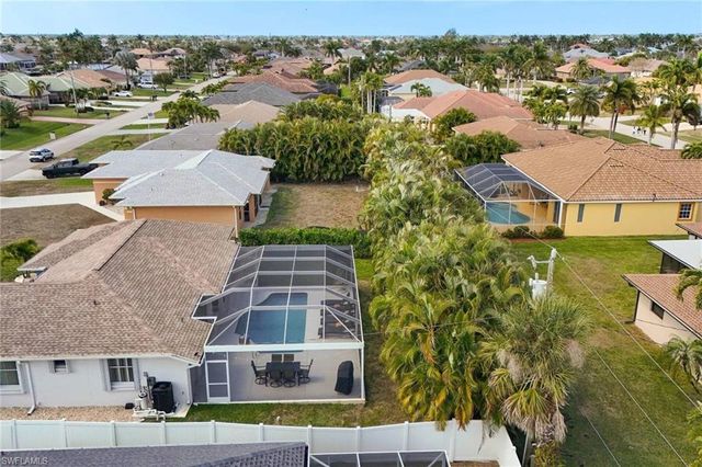 1813 SW 50th TER, Cape Coral, FL 33914
