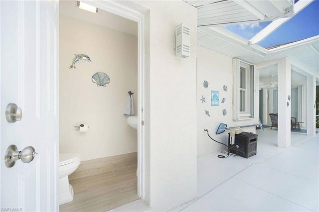 1813 SW 50th TER, Cape Coral, FL 33914