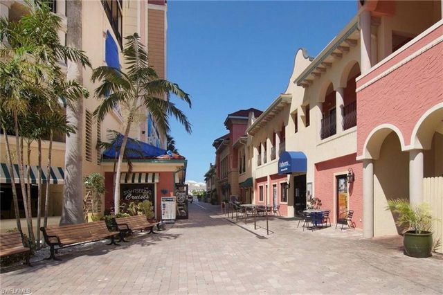 1813 SW 50th TER, Cape Coral, FL 33914