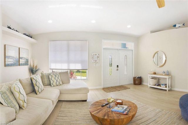 1813 SW 50th TER, Cape Coral, FL 33914