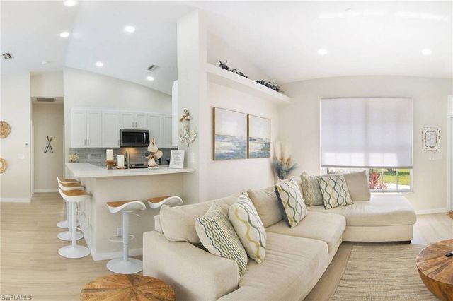 1813 SW 50th TER, Cape Coral, FL 33914