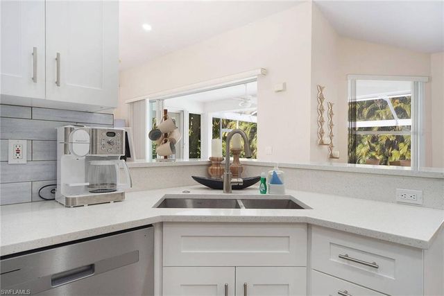 1813 SW 50th TER, Cape Coral, FL 33914