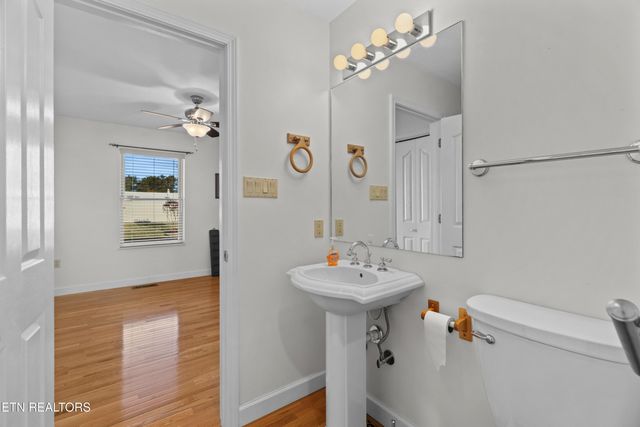 4875 Stapleton Rd, Morristown, TN 37813