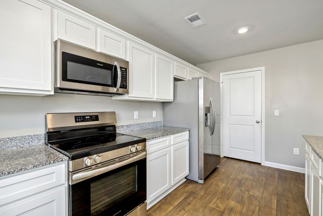 1919 Barnhart Drive, Sumter, SC 29153