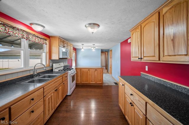 466 Palestine Road, Elizabeth, WV 26143