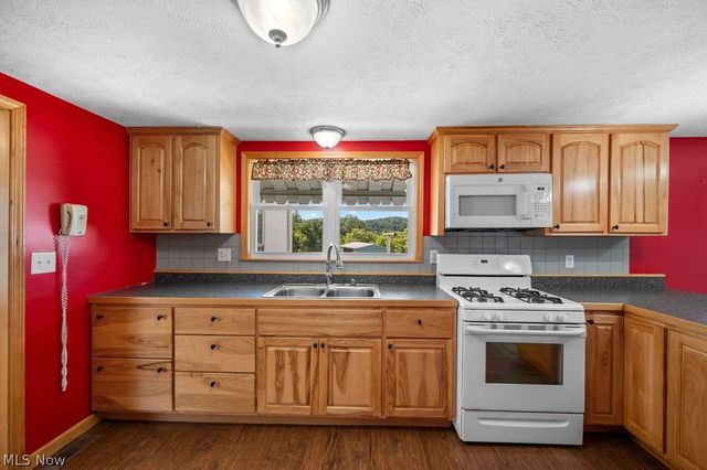 466 Palestine Road, Elizabeth, WV 26143